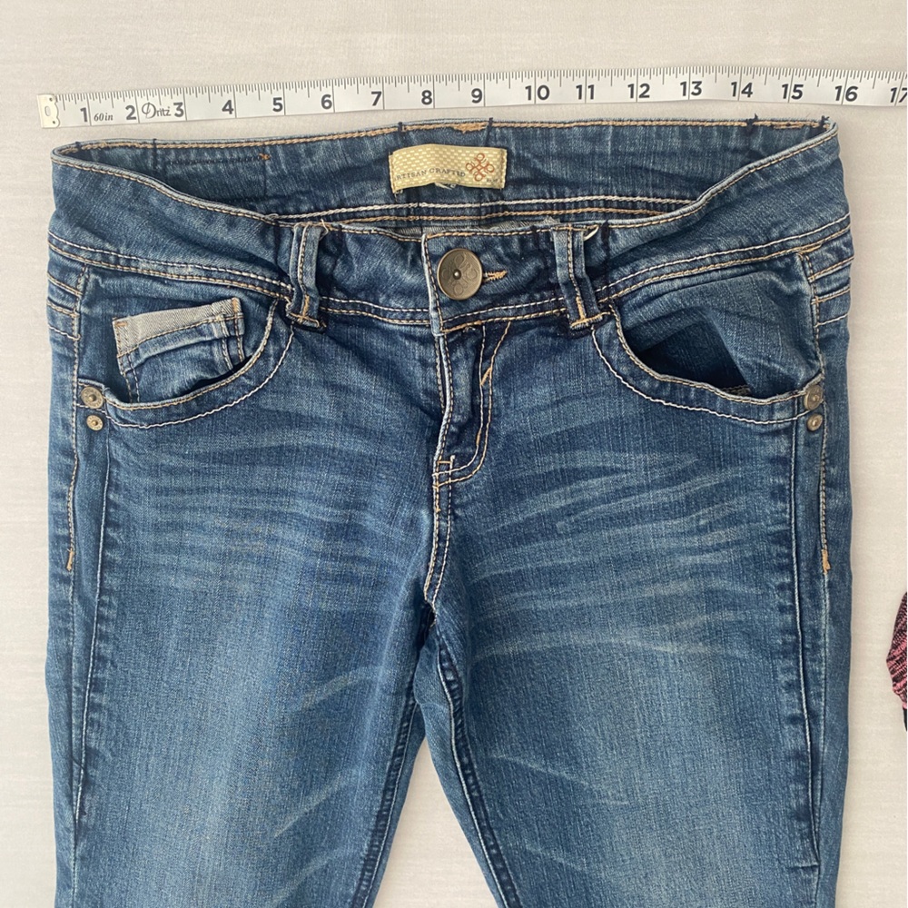 Artisan Crafted by jolt Low Rise Straight Back Pocket Embroidered Jeans Size 9 - Picture 4 of 10